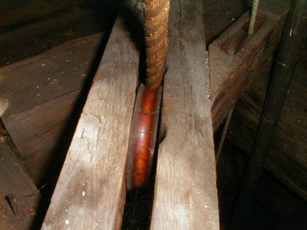 pulley- -rope-rubbing-web